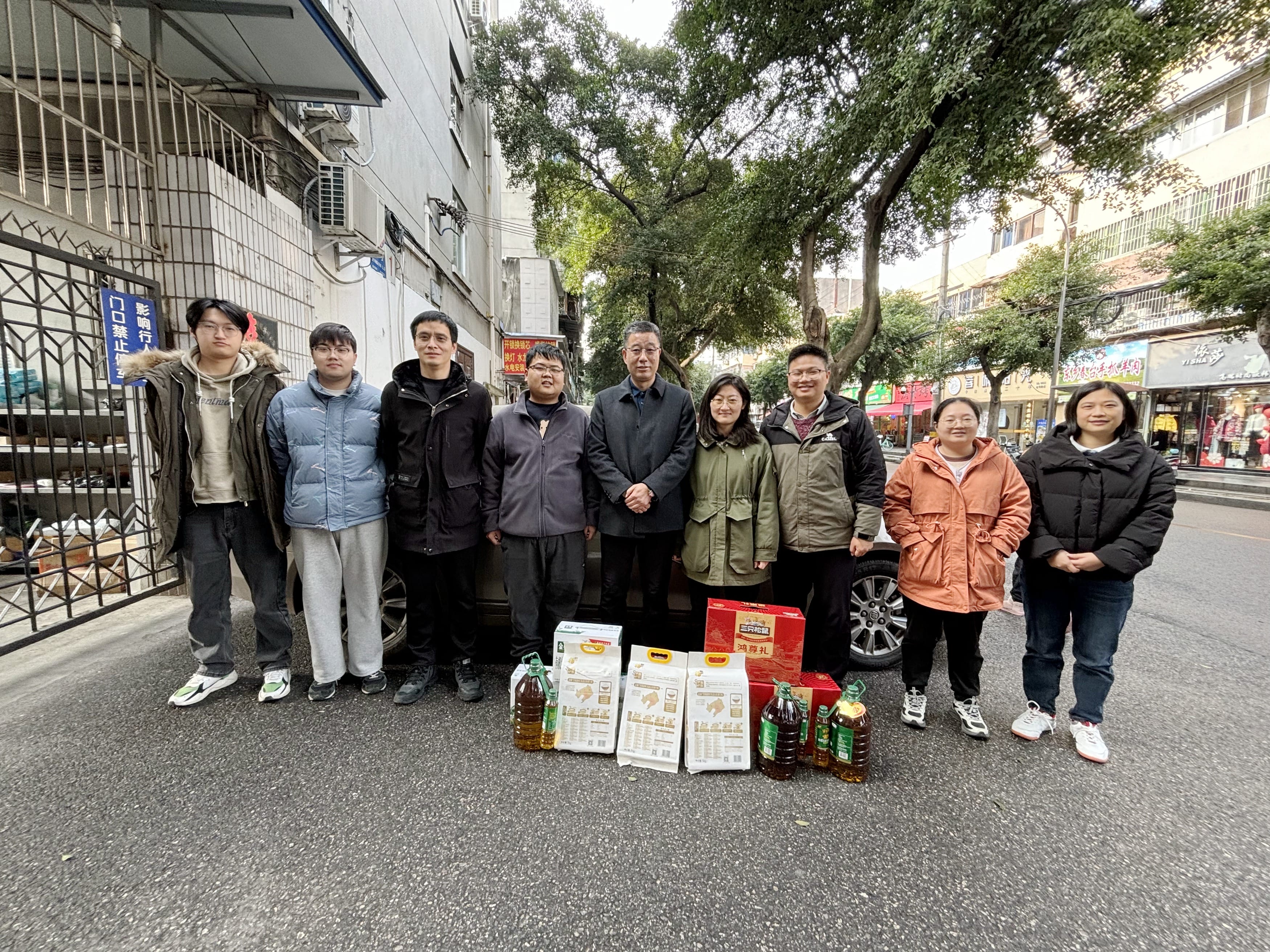 情暖冬日：测绘公司向导深入一线开展“送温暖”运动