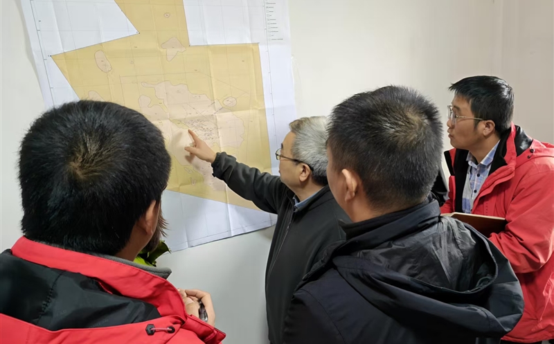 攀西公司约请地勘资深专家指导项目事情