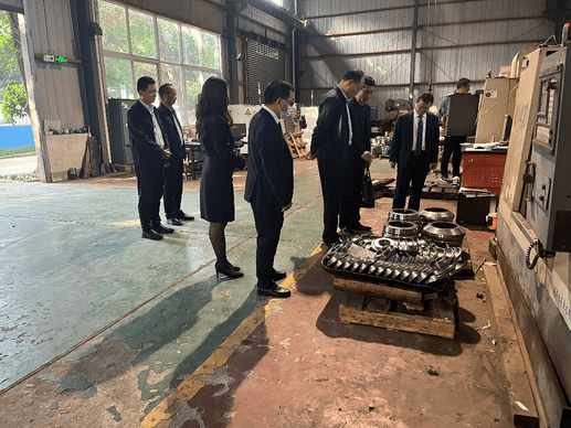 武文祥一行到成都探矿开展调研指导事情