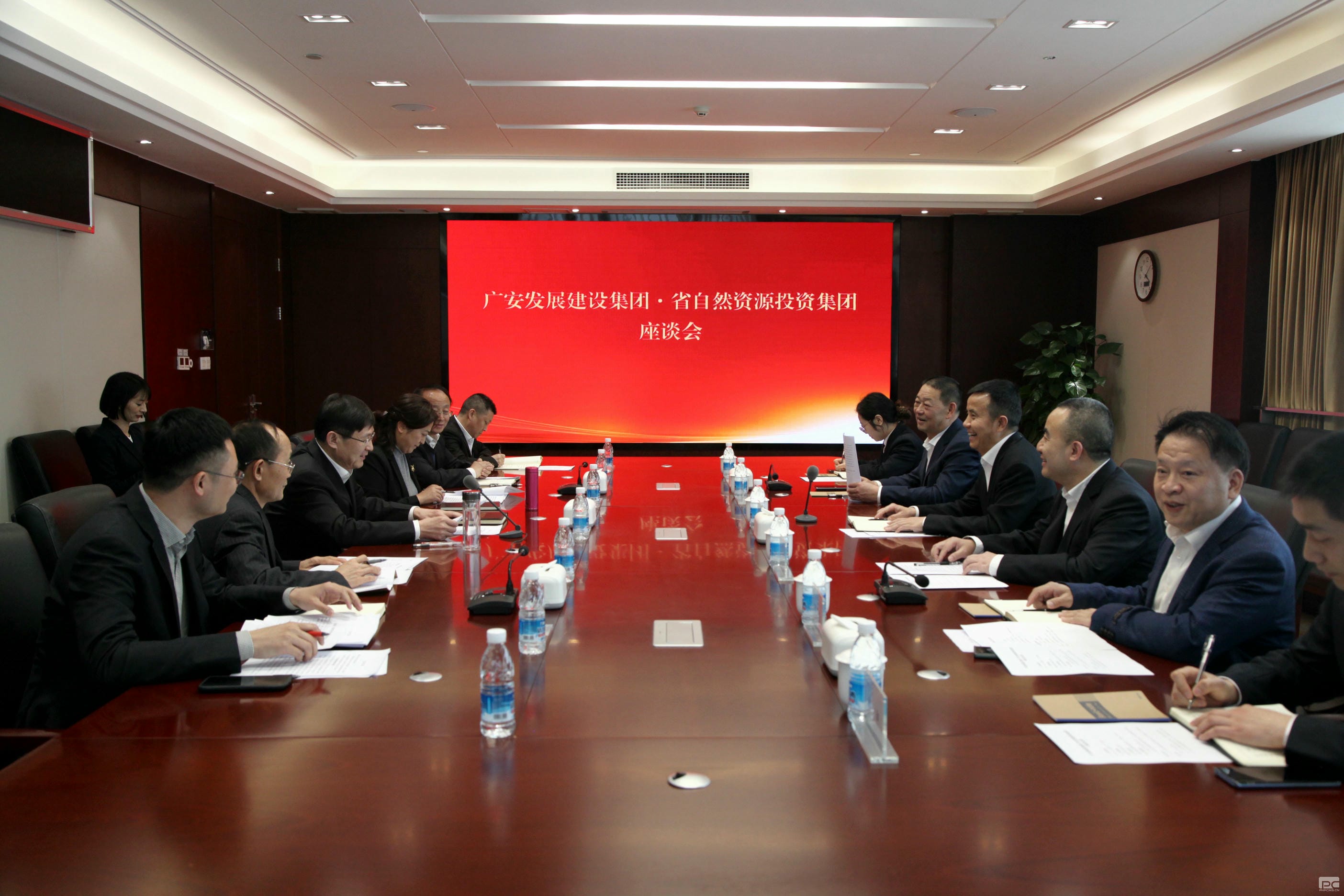 集团与广安生长建设集团举行座谈交流