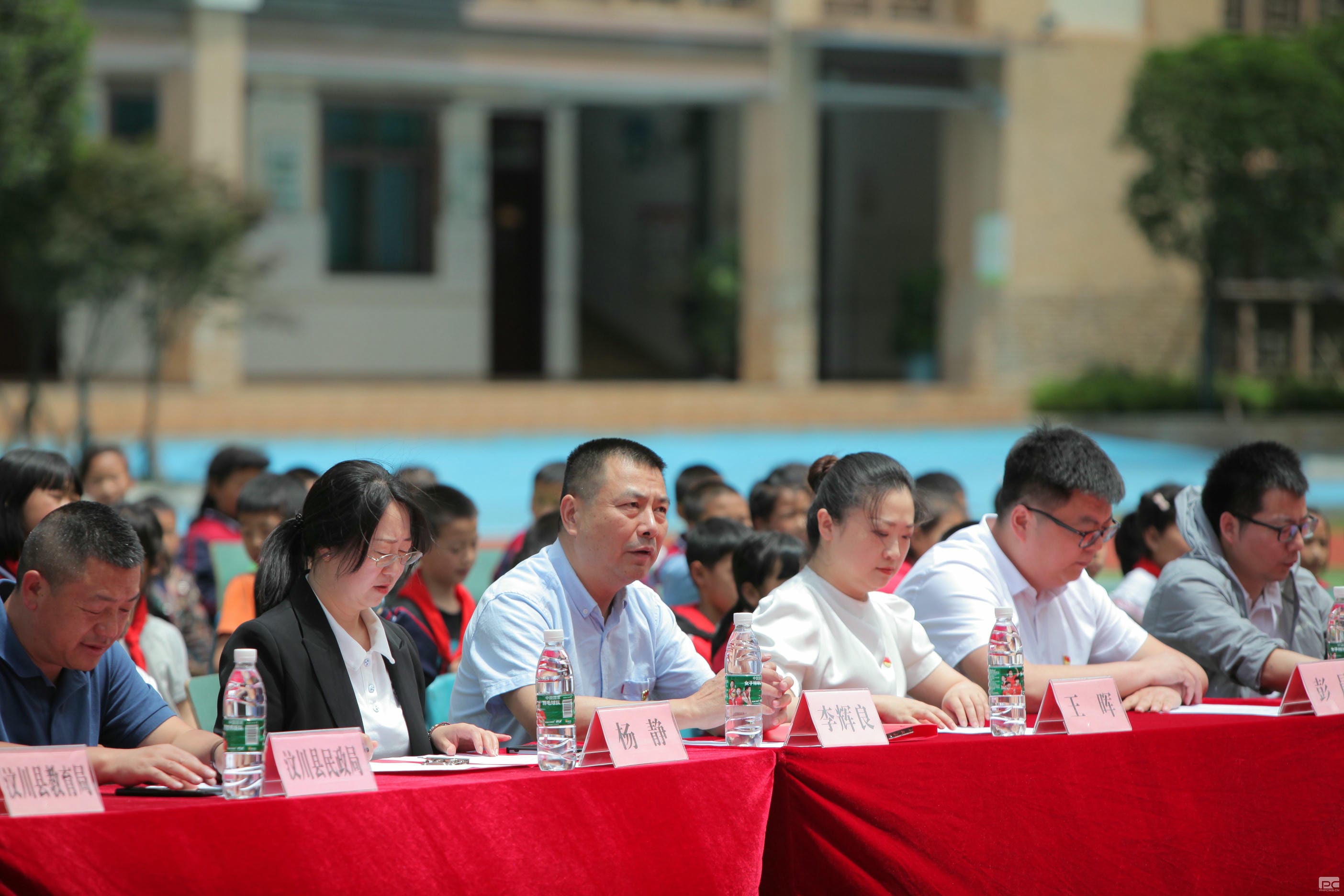 为你而来，，，大爱汶川 ——核西南院开展学雷锋自愿效劳运动