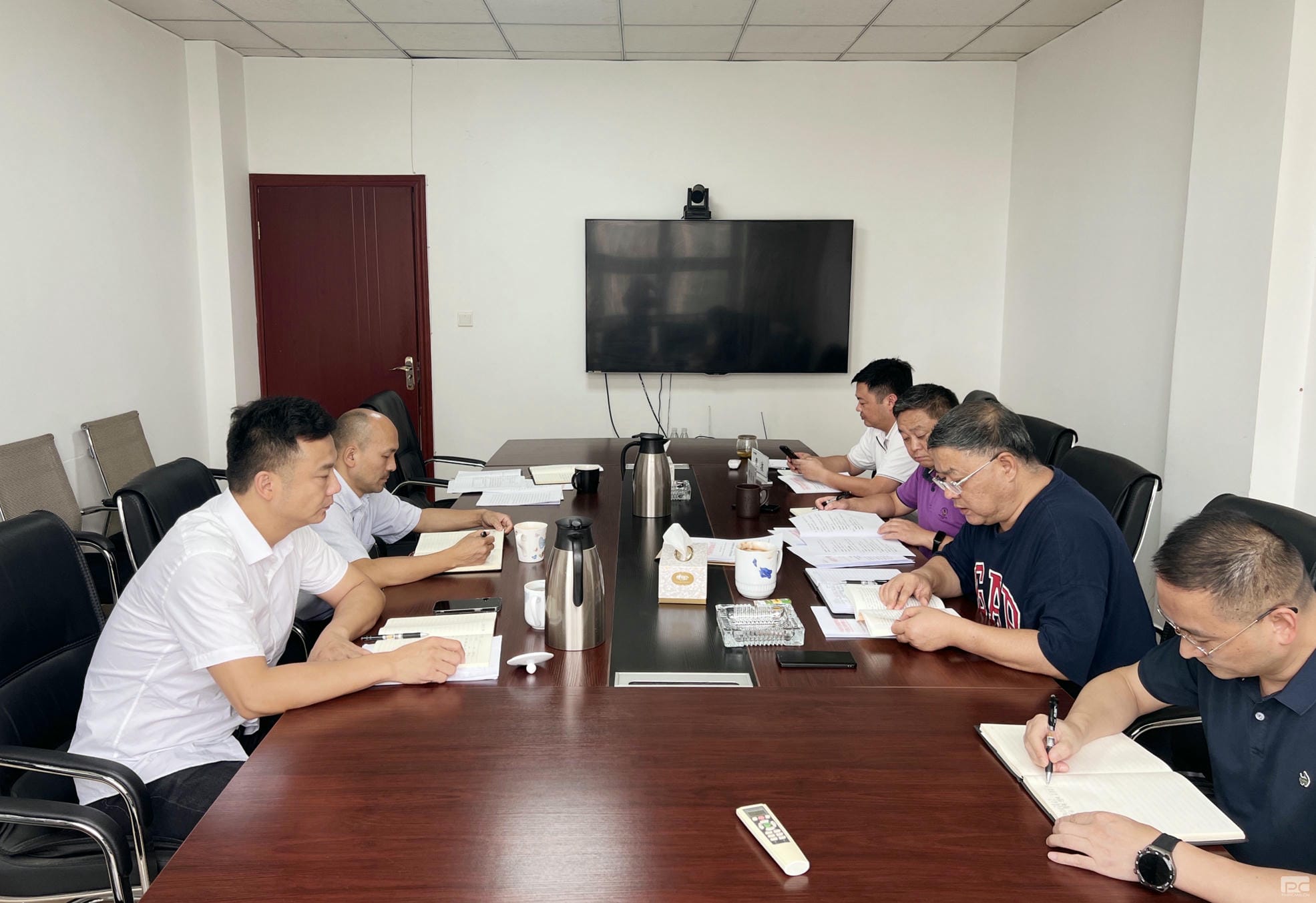 以背面典范为镜鉴 ——地矿物资公司召开典范案例剖析专题钻研会