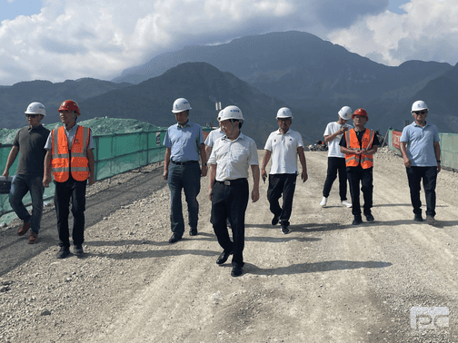 省自然Z6尊龙凯时投资集团党委委员、副总司理杨金川到核西南建设集团雷波三峡中学建设项目开展防灾减灾清静检查